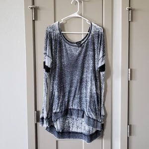 Torrid long sleeved top, great condition! 1x